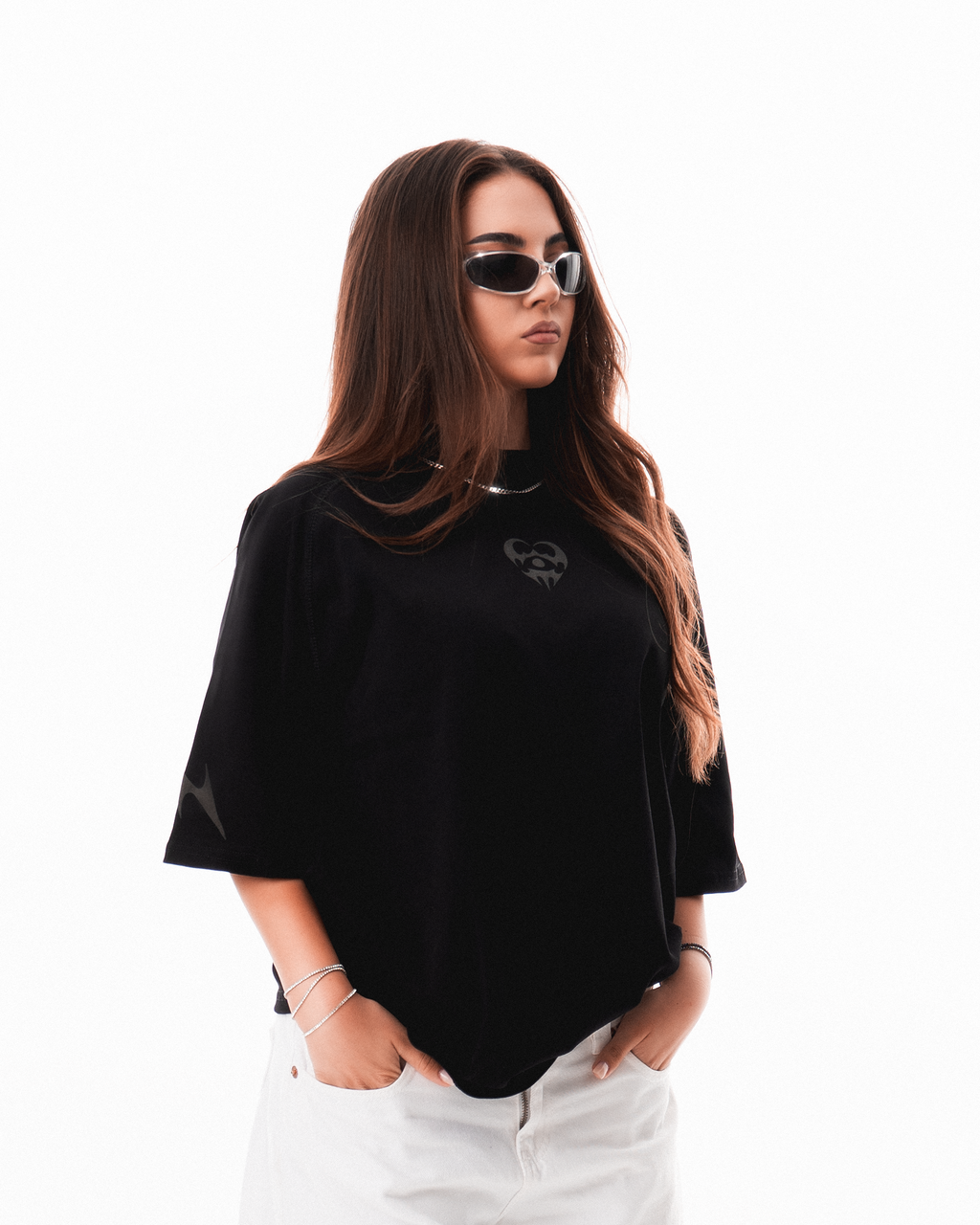 BLACK HEART TEE