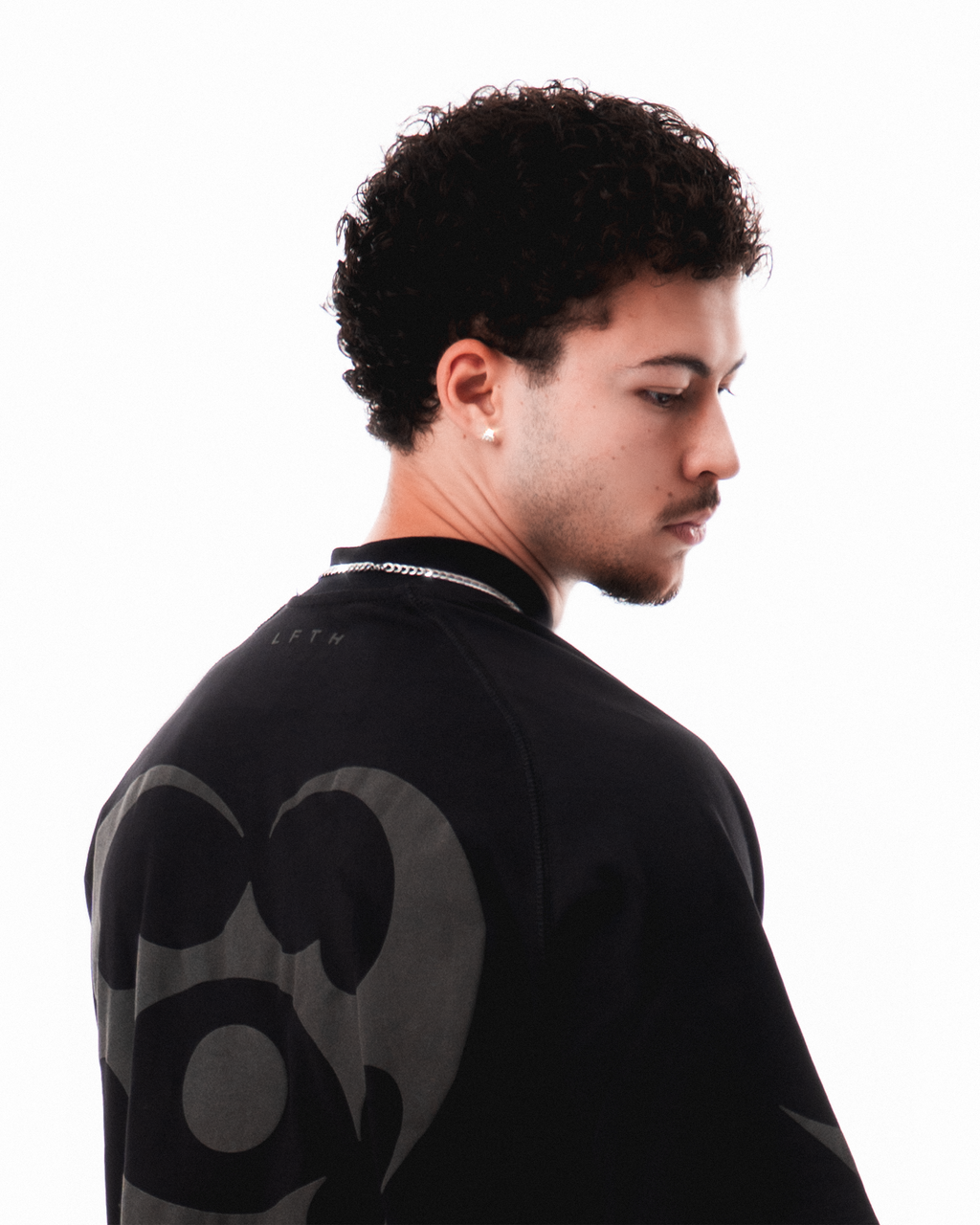 BLACK HEART TEE