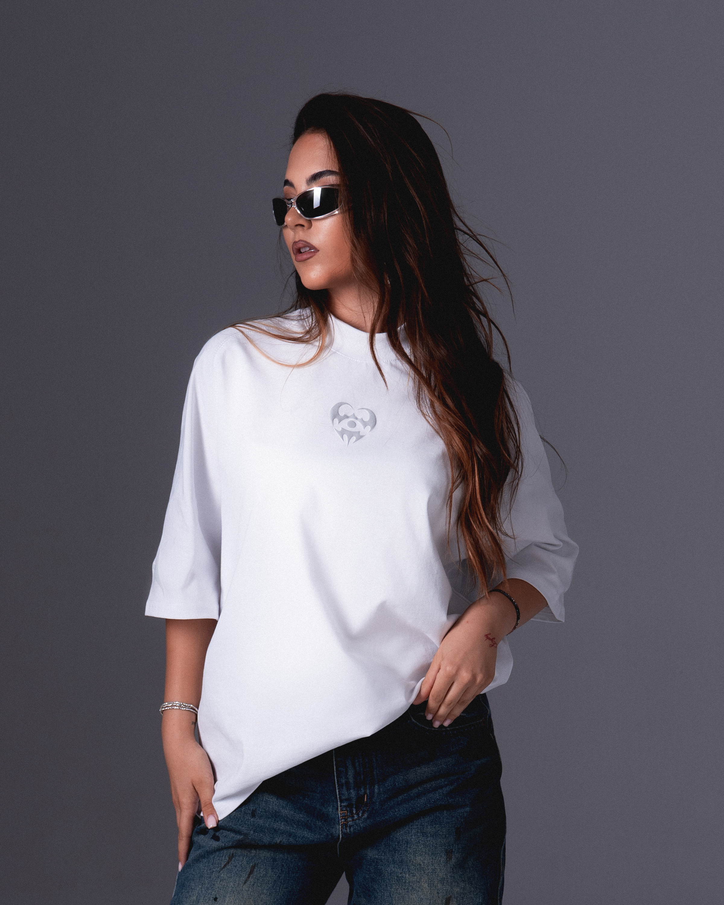 WHITE HEART TEE