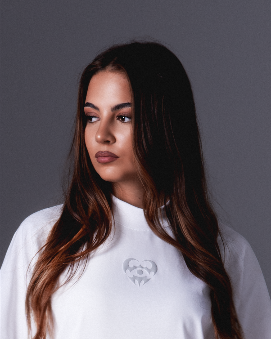 WHITE HEART TEE